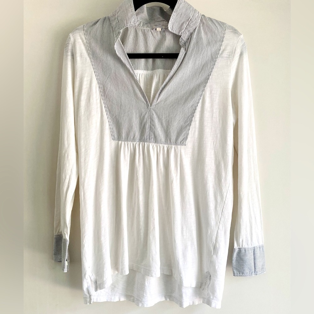 J. Crew long sleeve white top with seersucker yoke, collar and cuffs. Size S